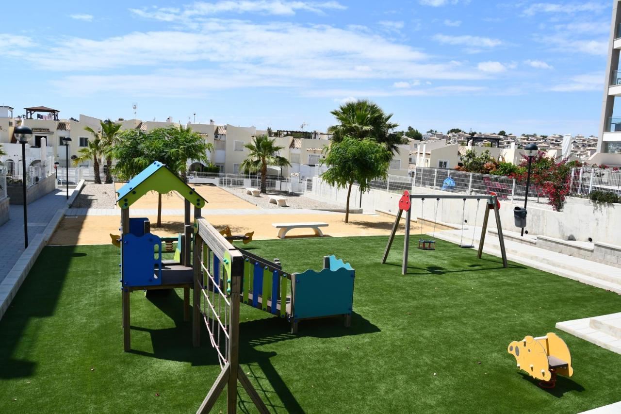Luxurious Flat & Private Rooftop In Villamartin Orihuela Costa Dehesa de Campoamor  Buitenkant foto
